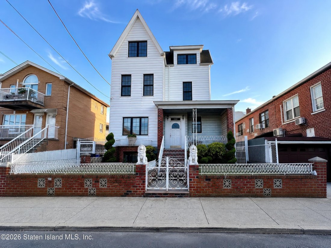 House in New York, New York, United States 1 - 18477395