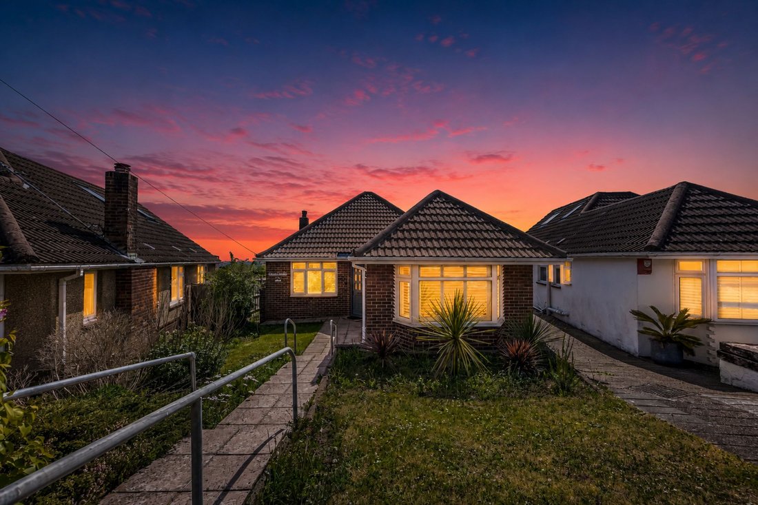Bungalow in Brighton, England 1 - 17949195