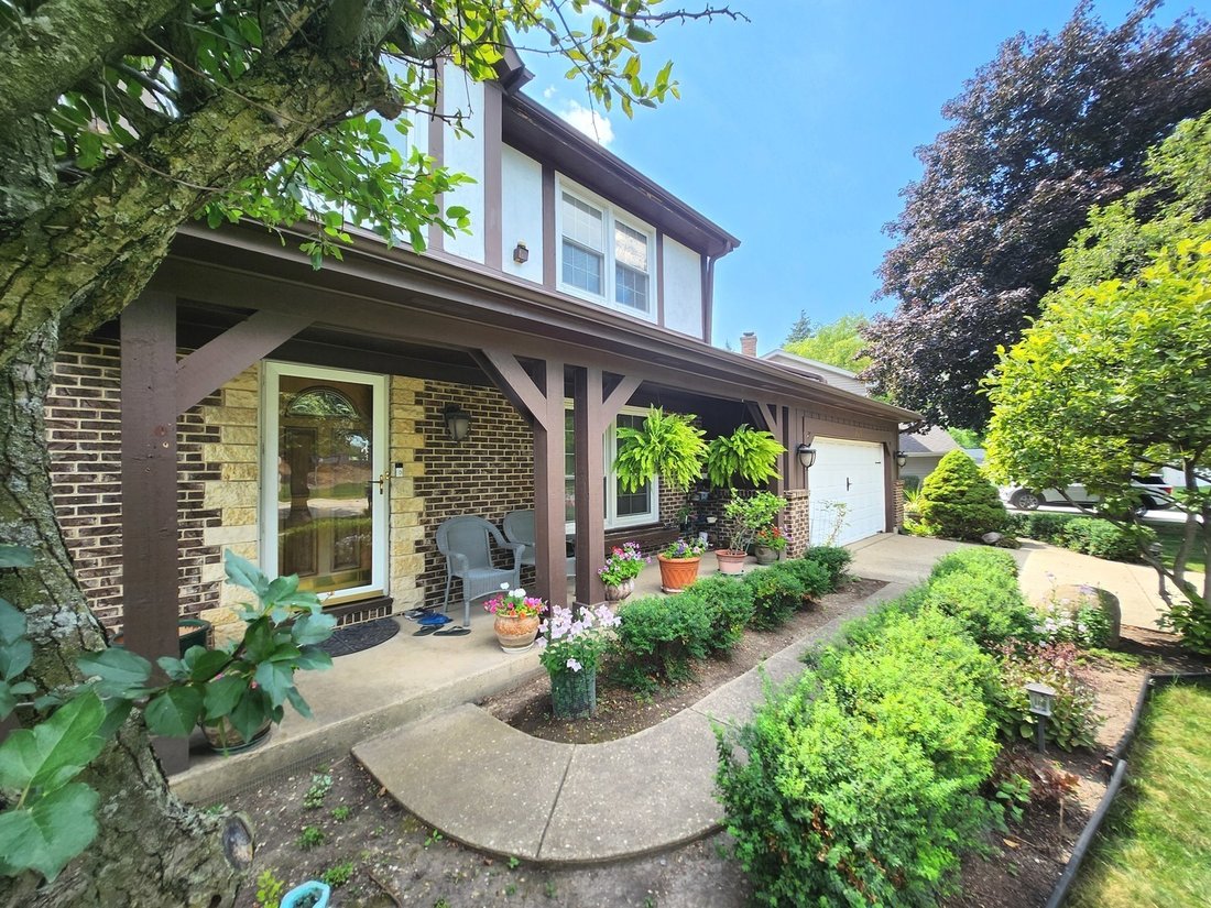 House in Libertyville, Illinois, United States 2 - 18486021