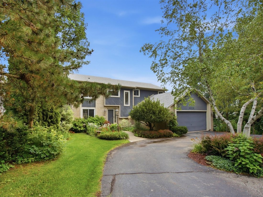 House in Commerce Charter Township, Michigan, United States 2 - 18485386