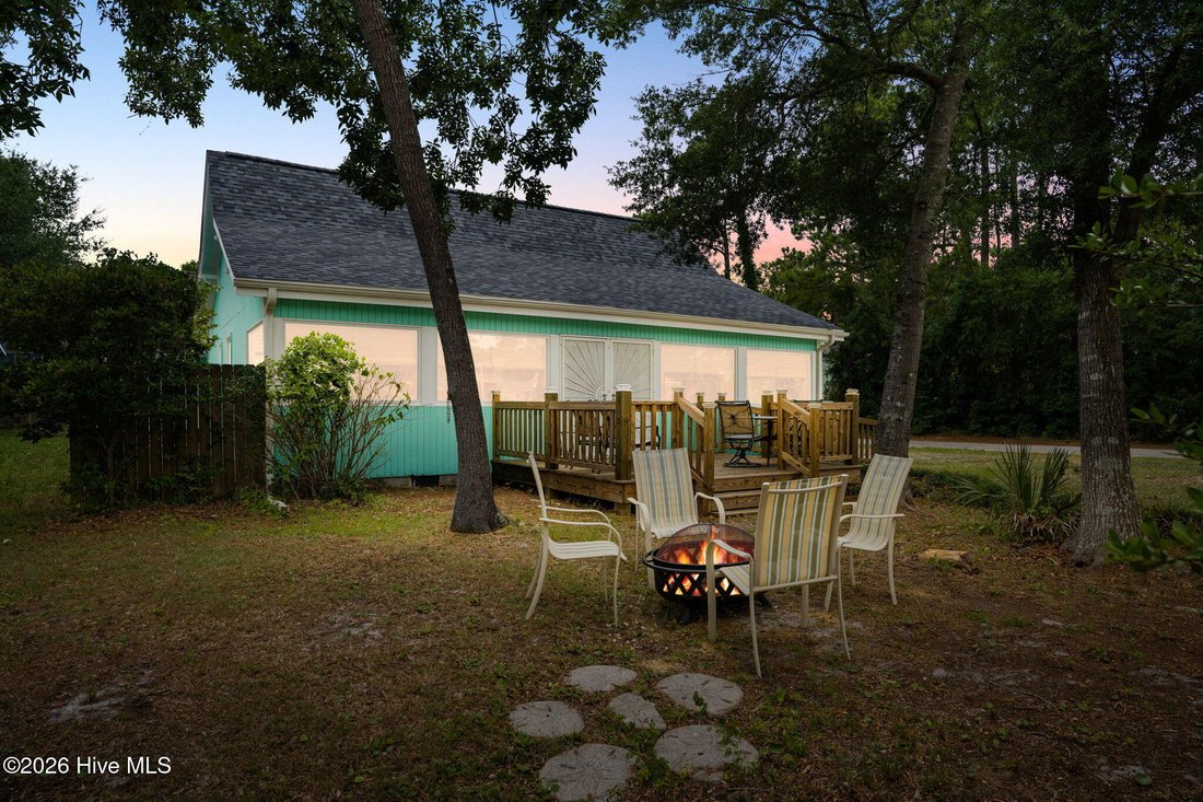 House in Oak Island, North Carolina, United States 1 - 18488024