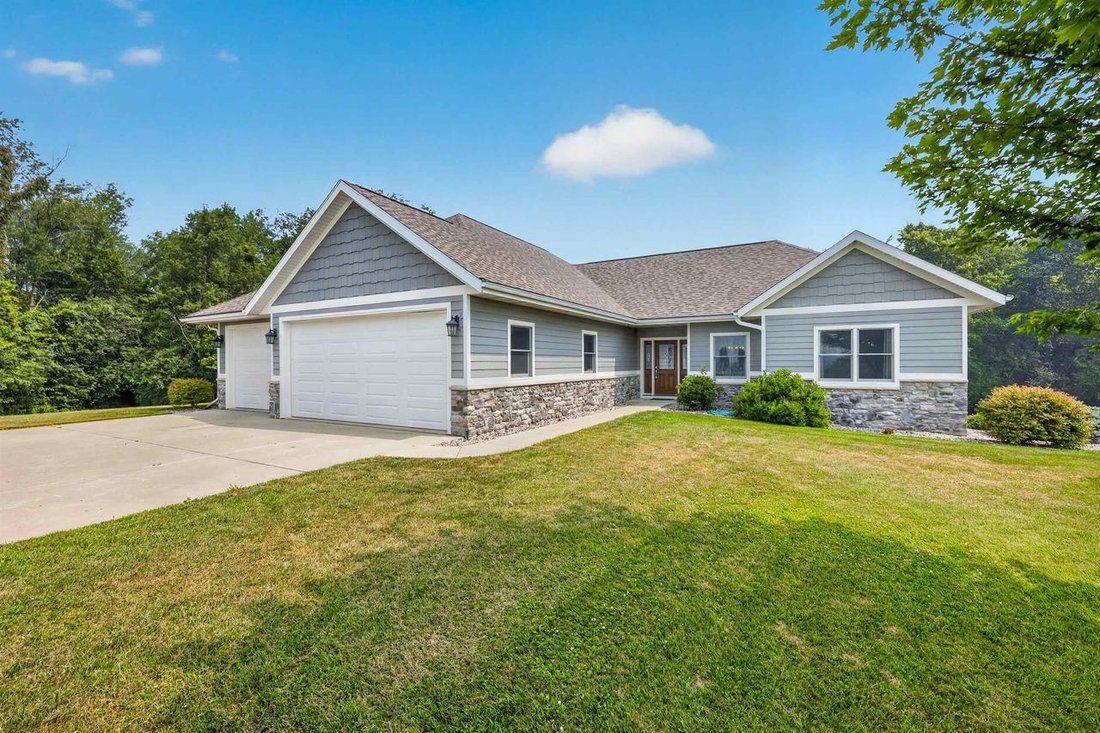 House in Waunakee, Wisconsin, United States 2 - 18483072