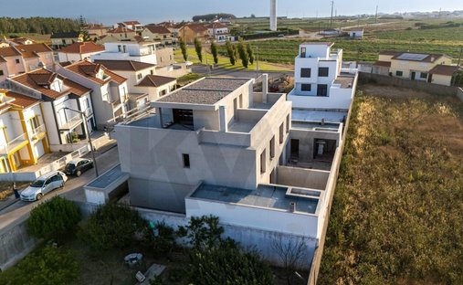 House in Atouguia da Baleia, Leiria District, Portugal 1