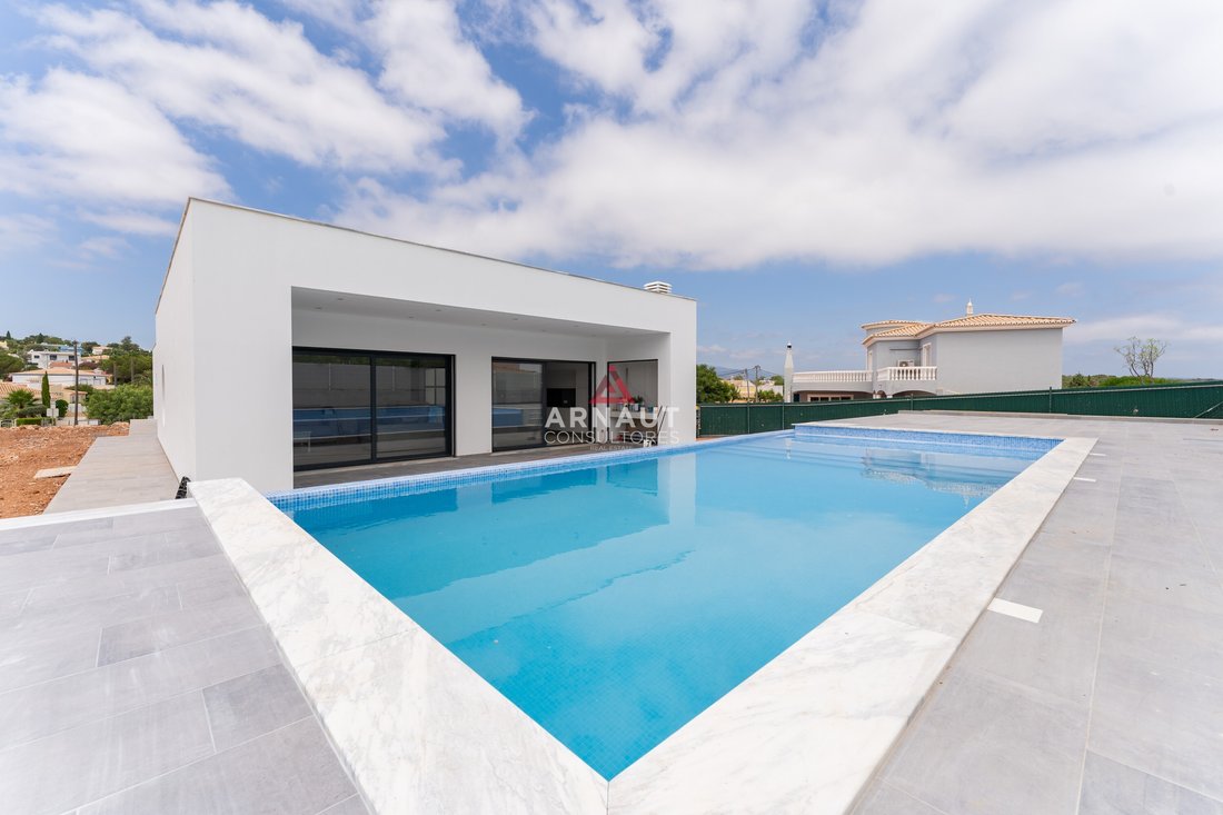 House in Faro (Se e Sao Pedro), Algarve, Portugal 1 - 18486935