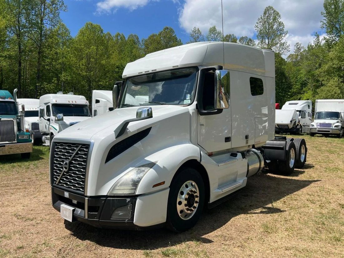 2019 Volvo Commercial VNL VNL 300 Day Cab in Fredericksburg, VA, United States 2 - 18487083