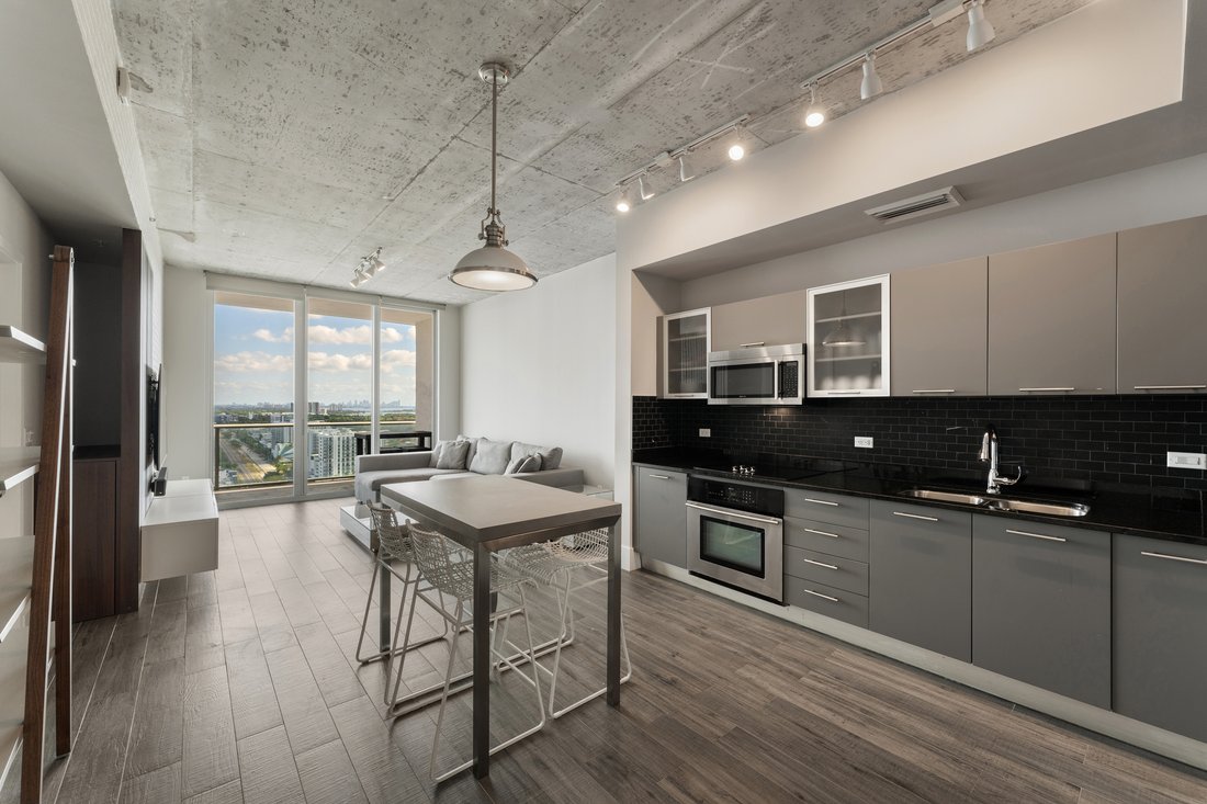 Condo in Miami, Florida, United States 4 - 18479383