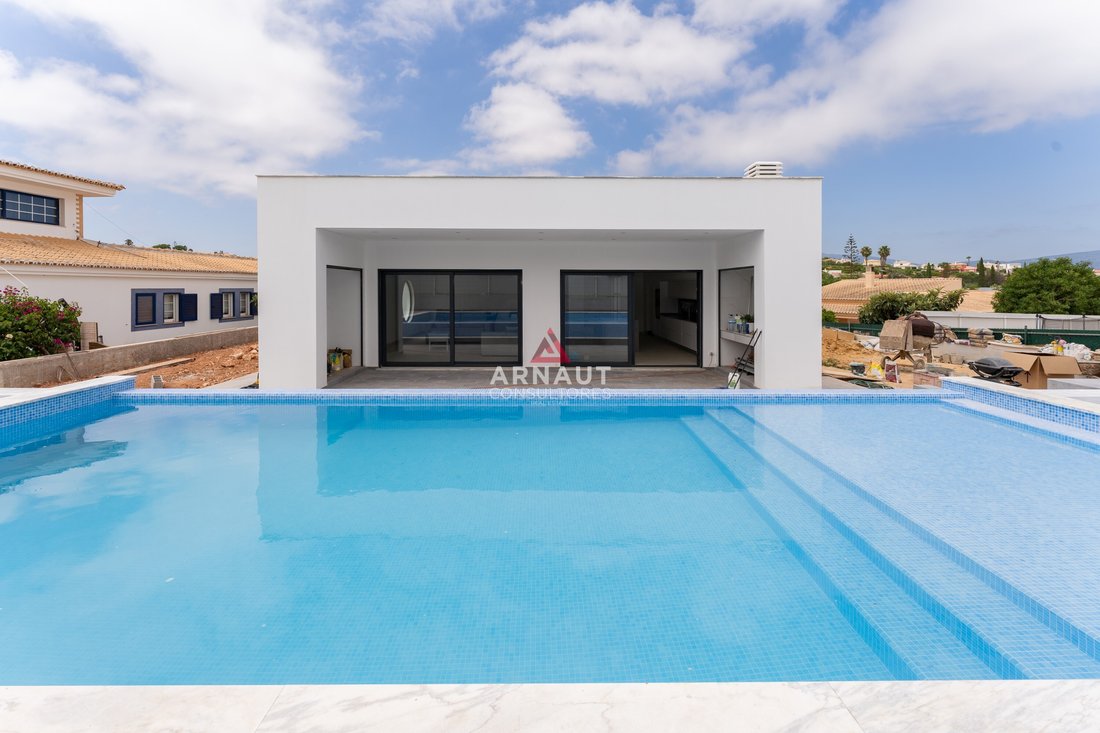House in Faro (Se e Sao Pedro), Algarve, Portugal 4 - 18486935