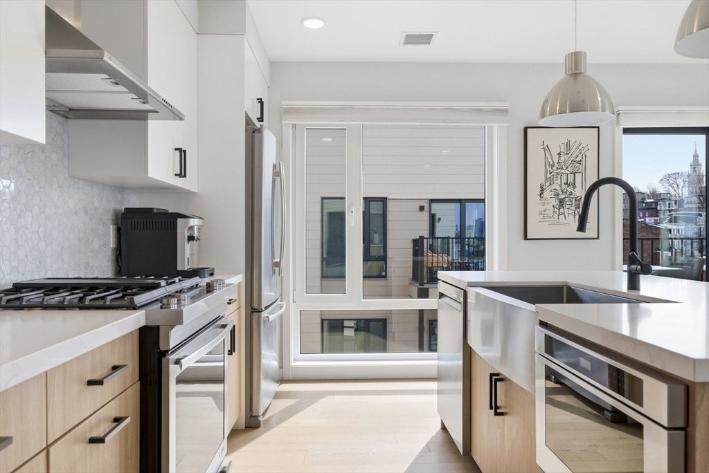 Condo in Boston, Massachusetts, United States 5 - 18486711