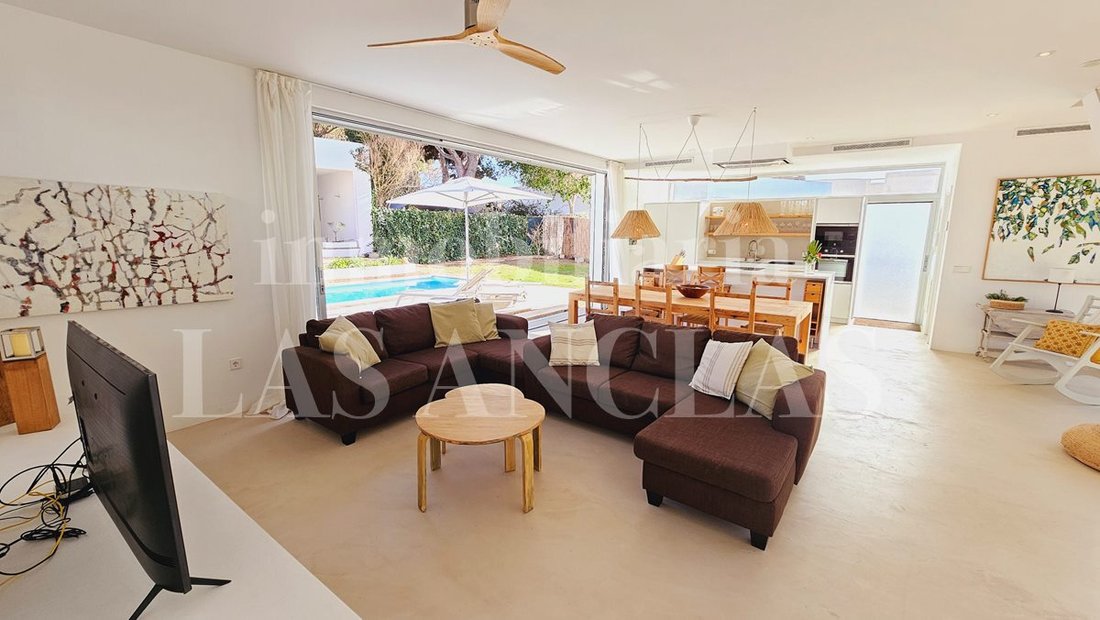 Villa in Sant Carles de Peralta, Santa Eularia des Riu, Balearic Islands 4 - 11840496