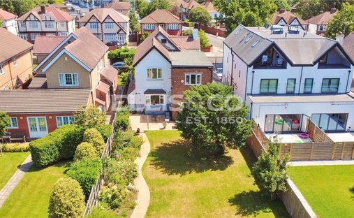 House in Brabsden Green, Ealing, England 1
