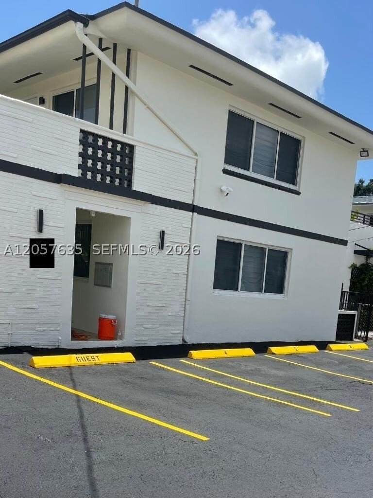 Miami, Florida, United States 3 - 18485477