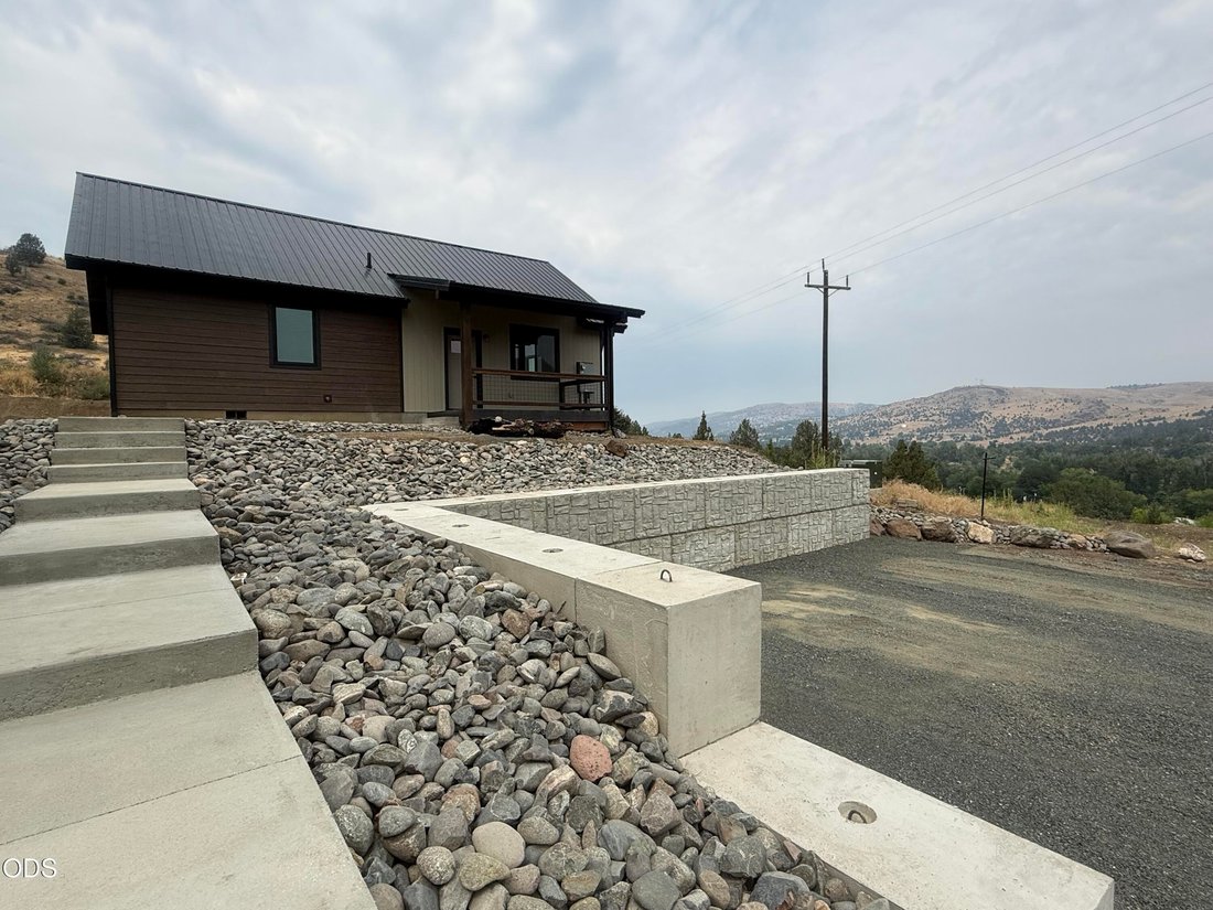 House in John Day, Oregon, United States 4 - 18485436