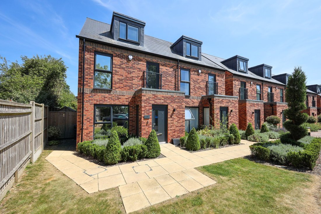 House in Burgess Hill, England 1 - 18484177