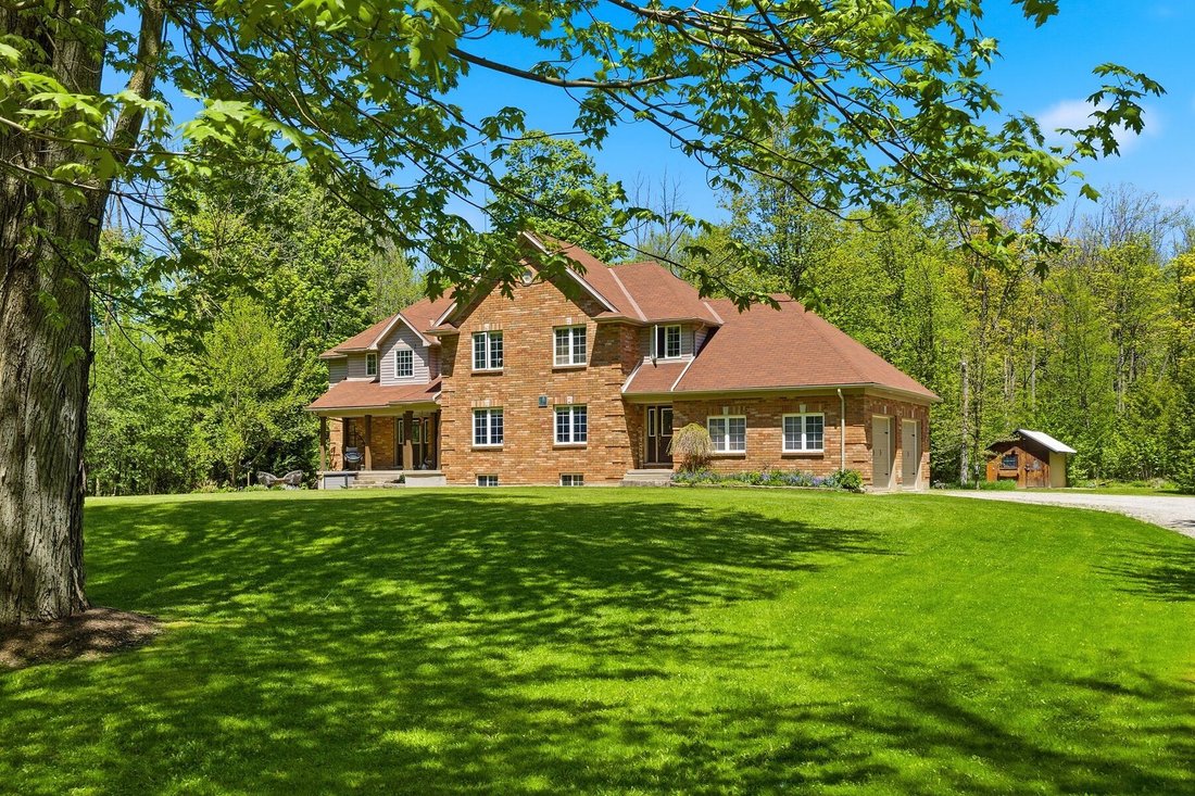House in Centre Wellington, Ontario, Canada 1 - 18484861