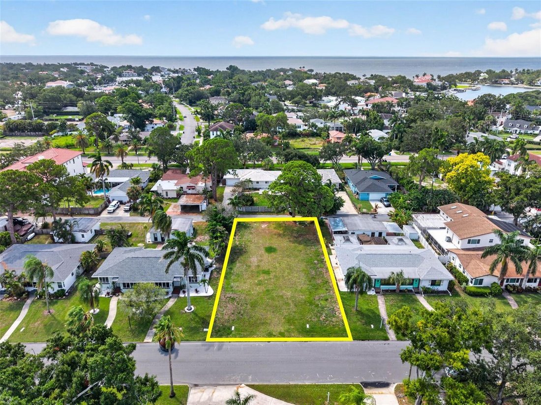 Land in St. Petersburg, Florida, United States 3 - 18486082