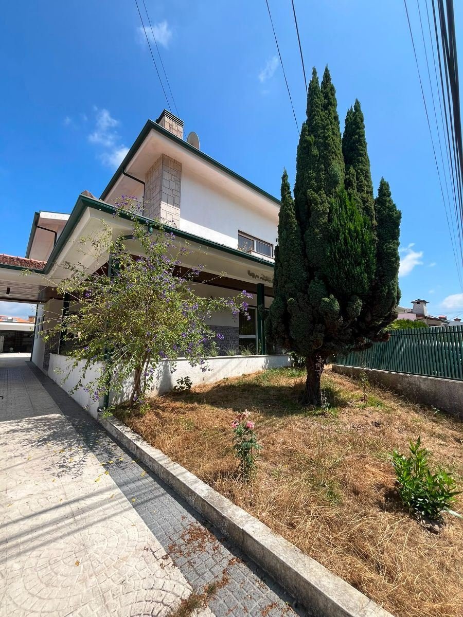 Townhouse in Nogueira e Silva Escura, Porto District, Portugal 1 - 18487970