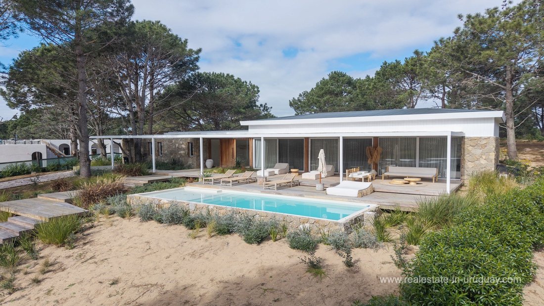 Villa in Arenas de José Ignacio, Maldonado Department, Uruguay 3 - 18484805