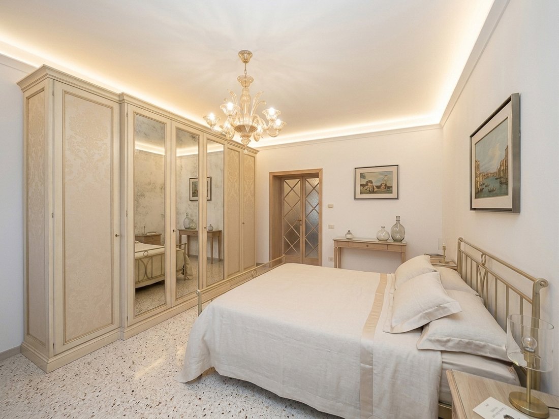Apartment in Saint Paul, Venice, Italy 5 - 18488539