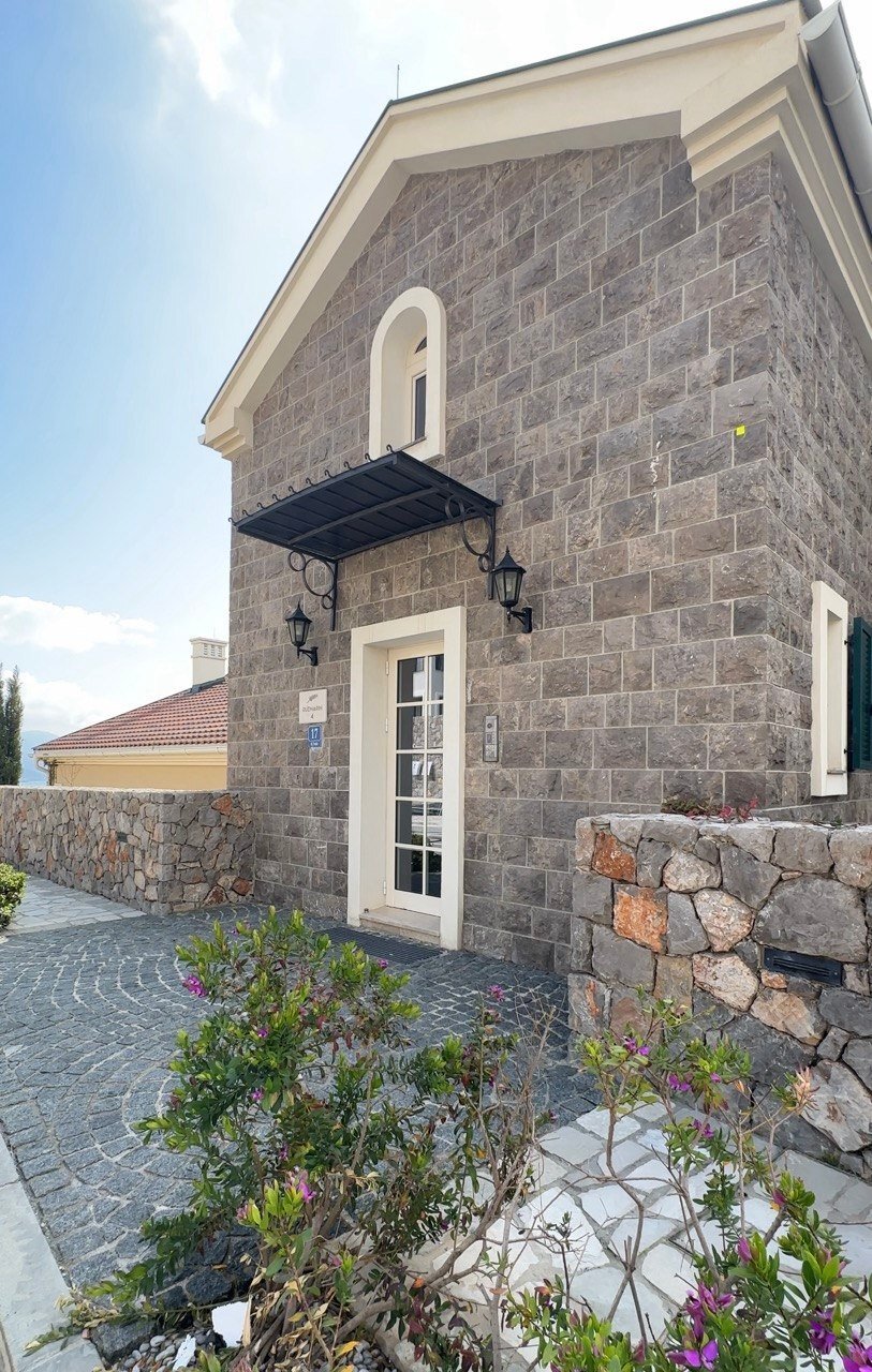 Apartment in Milovići, Tivat Municipality, Montenegro 4 - 18488478