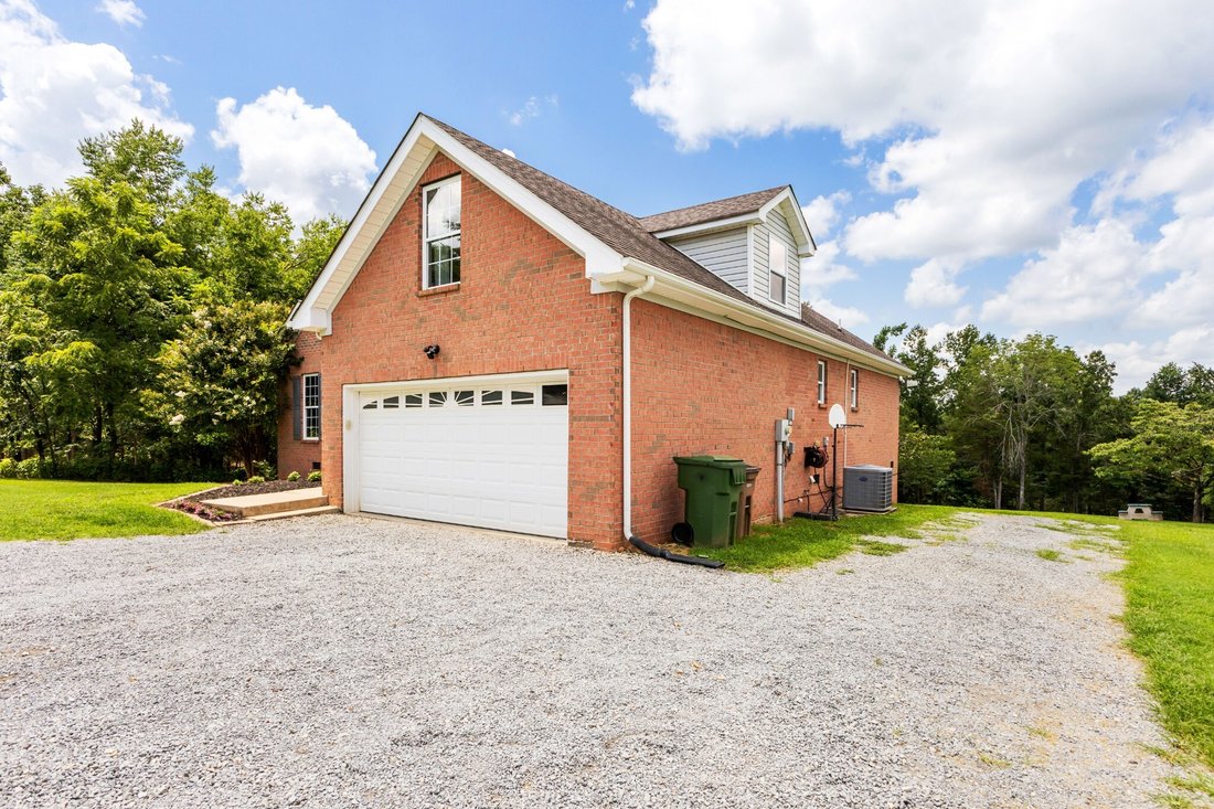 House in Bon Aqua, Tennessee, United States 4 - 18488401
