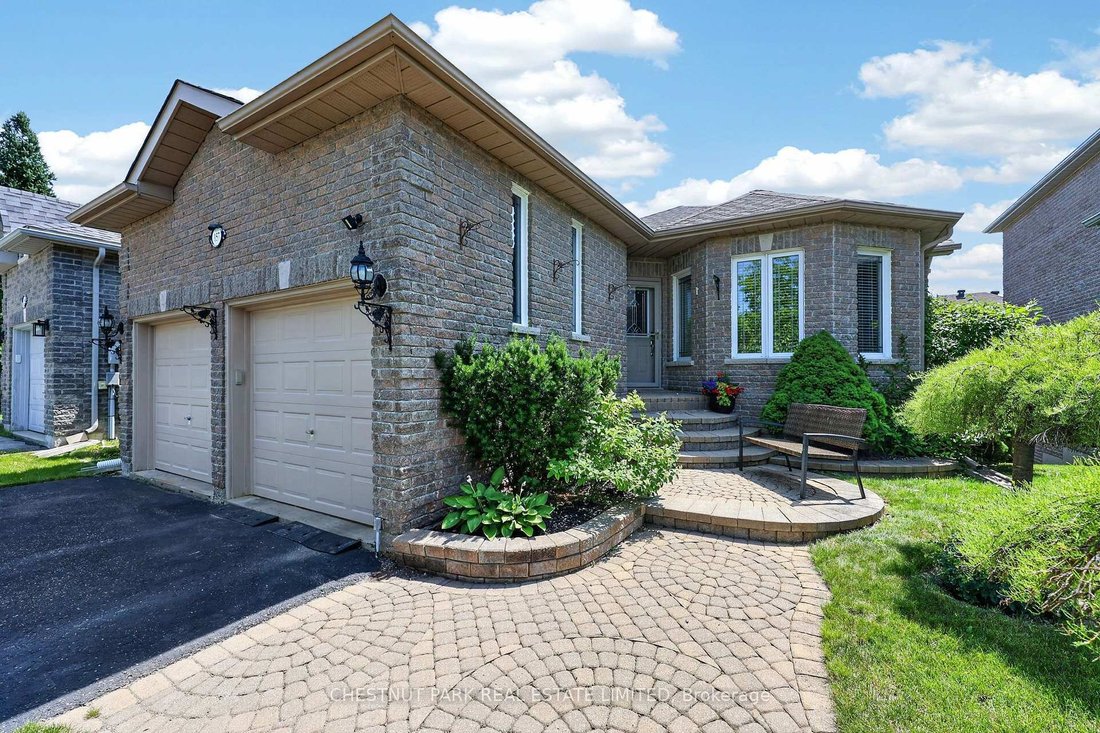 House in Barrie, Ontario, Canada 1 - 18488714