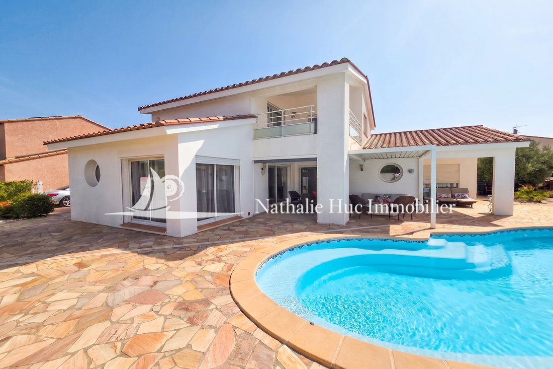 Villa in Saint-Cyprien, Occitania, France 5 - 18484105