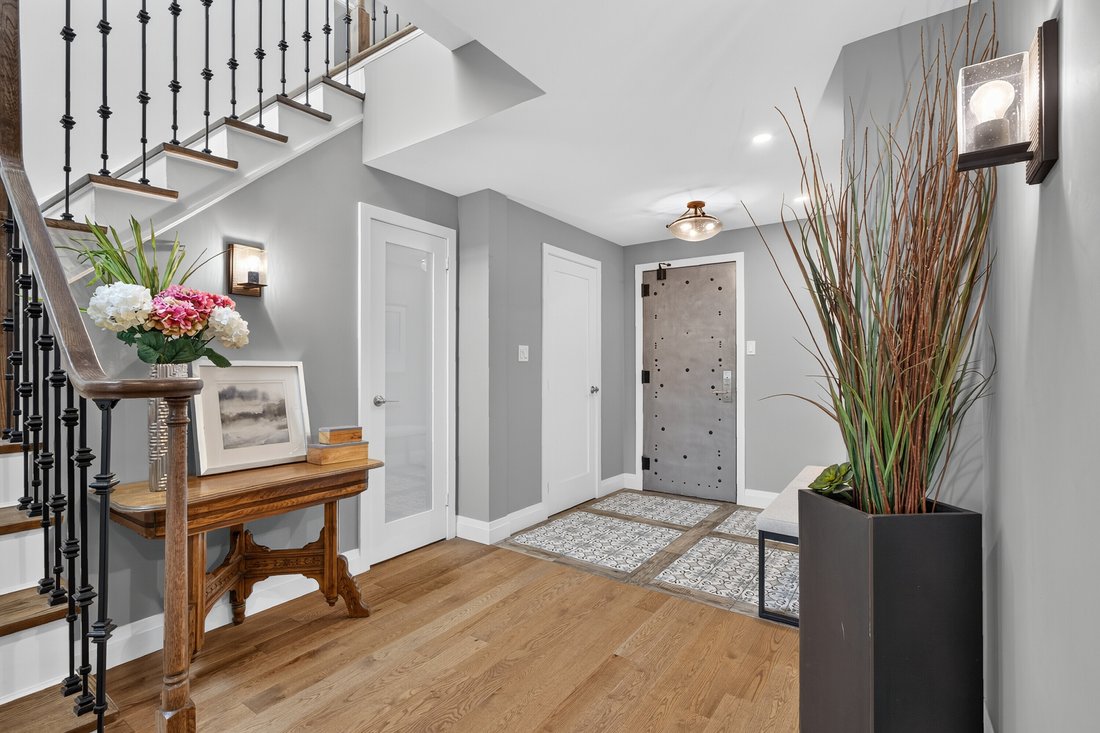 Condo in Mississauga, Ontario, Canada 2 - 18488597