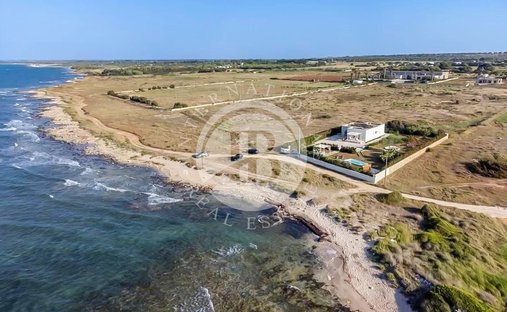 Villa a Centro, Carovigno, Puglia 1