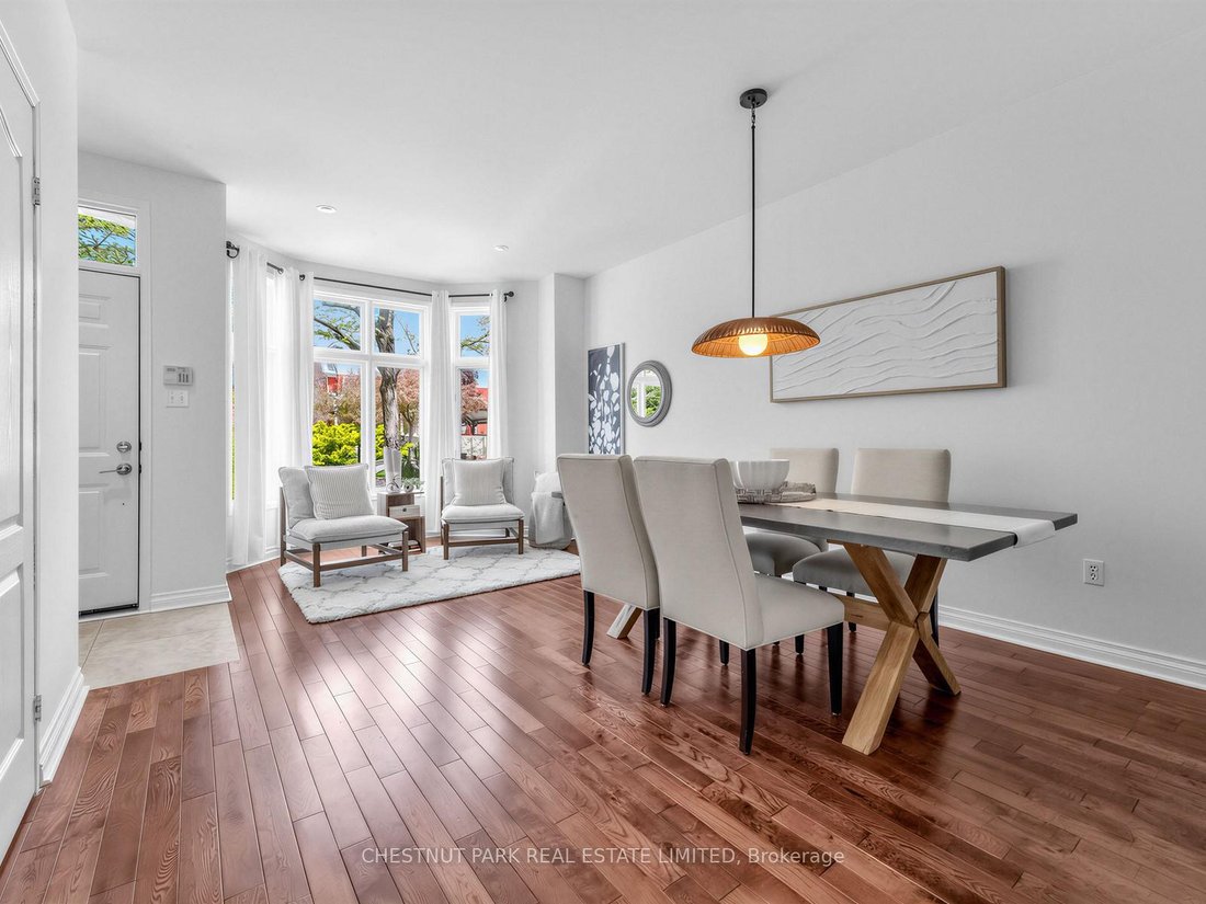 Villa in Oakville, Ontario, Canada 3 - 18488697