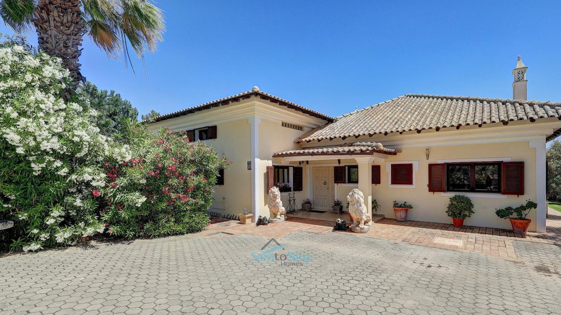 House in Lagoa e Carvoeiro, Algarve, Portugal 5 - 18488560
