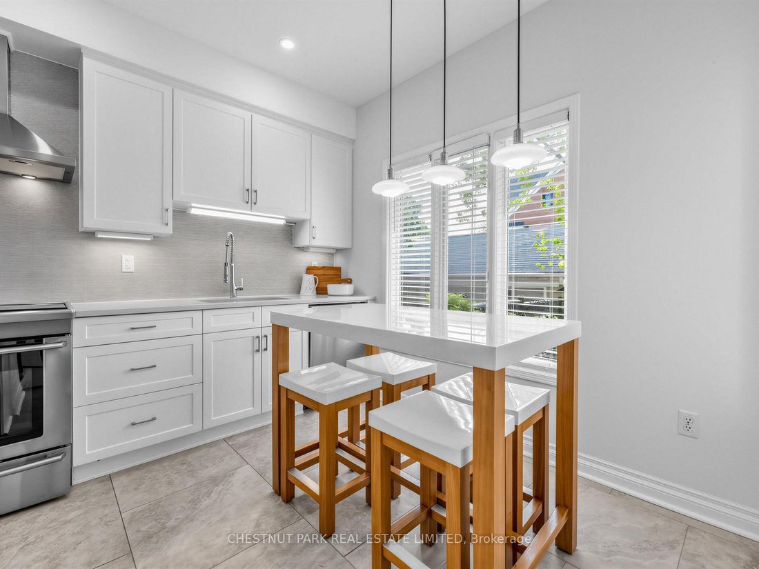 Villa in Oakville, Ontario, Canada 5 - 18488697