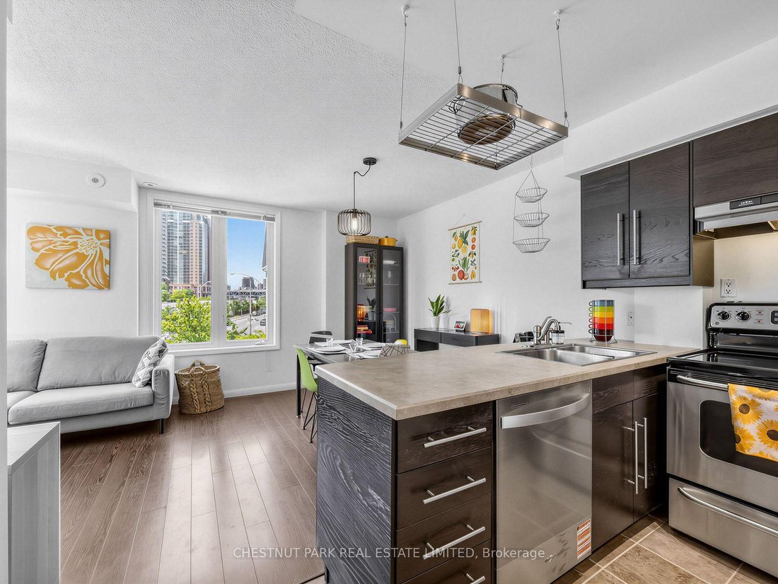 Condo in Toronto, Ontario, Canada 2 - 18488689