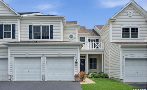 Townhouse in Totowa, New Jersey, United States 1