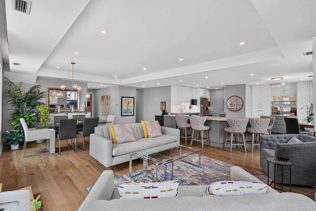 Condo in Mississauga, Ontario, Canada 1 - 18488597