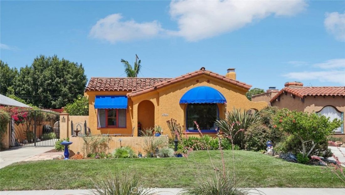 House in Signal Hill, California, United States 2 - 18488635