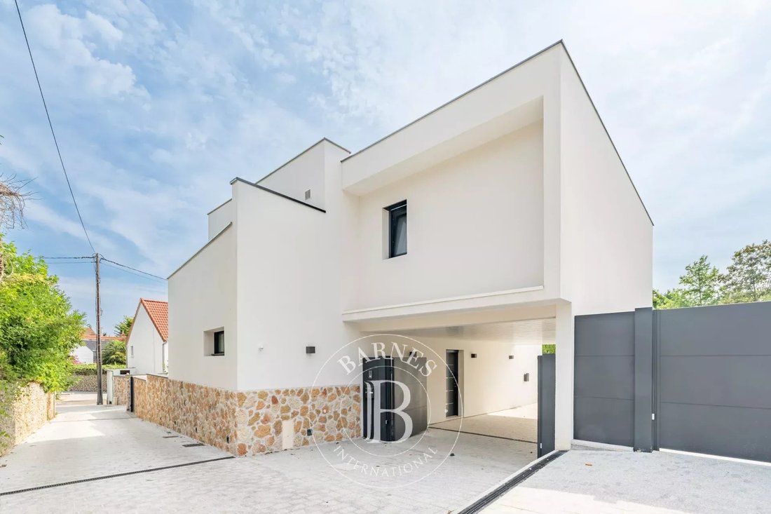 House in Orgeval, Ile-de-France, France 2 - 17390732