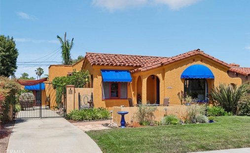 House in Signal Hill, California, United States 1
