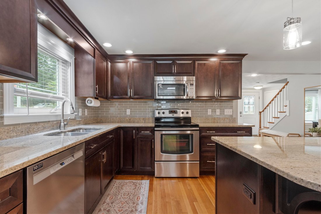 Melrose, Massachusetts, United States 3 - 18488507