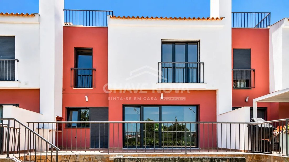 Townhouse in Quarteira, Algarve, Portugal 1 - 18488490