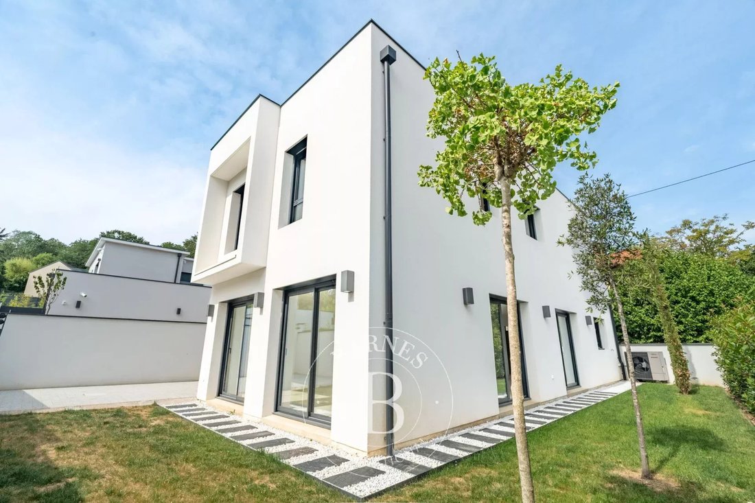 House in Orgeval, Ile-de-France, France 1 - 17390732