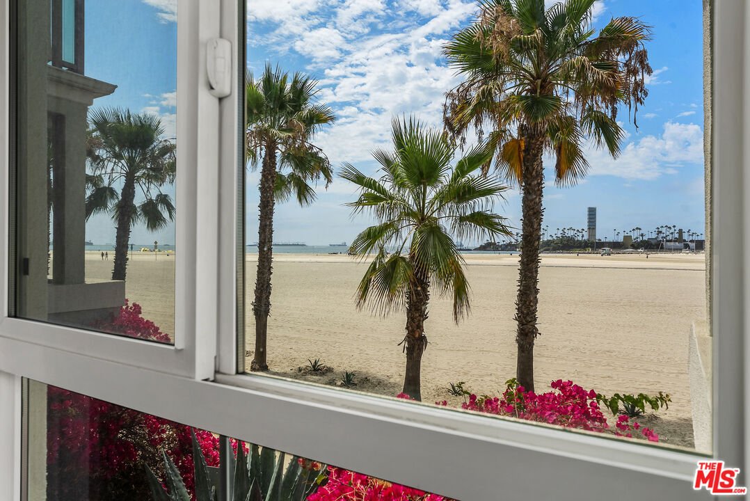 Condo in Signal Hill, California, United States 2 - 18488585