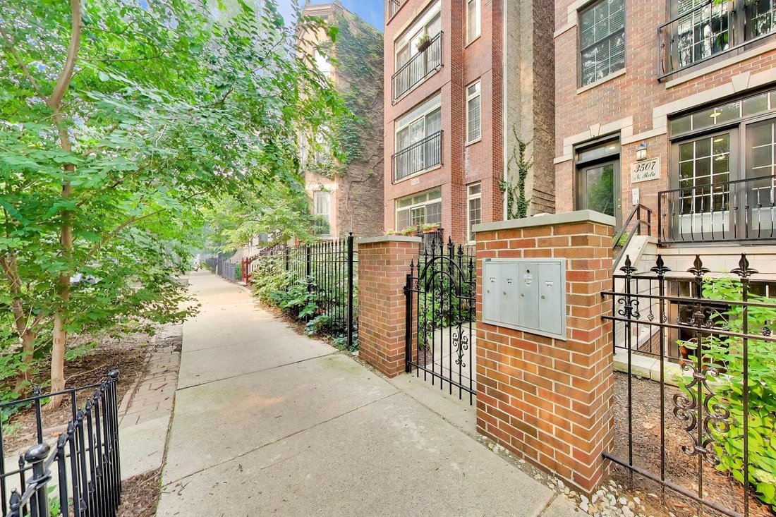Condo in Chicago, Illinois, United States 2 - 18488716