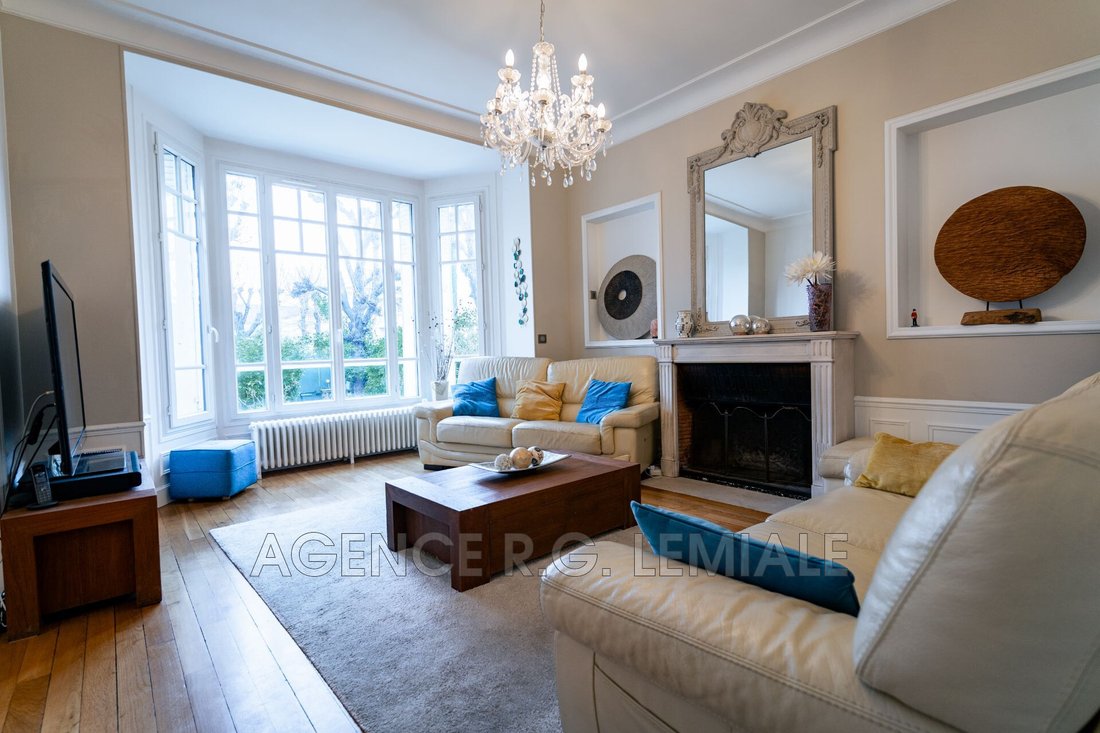 Villa in Chateau, Maisons-Laffitte, France 1 - 17097322