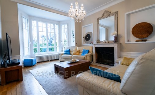 Villa in Chateau, Maisons-Laffitte, France 1
