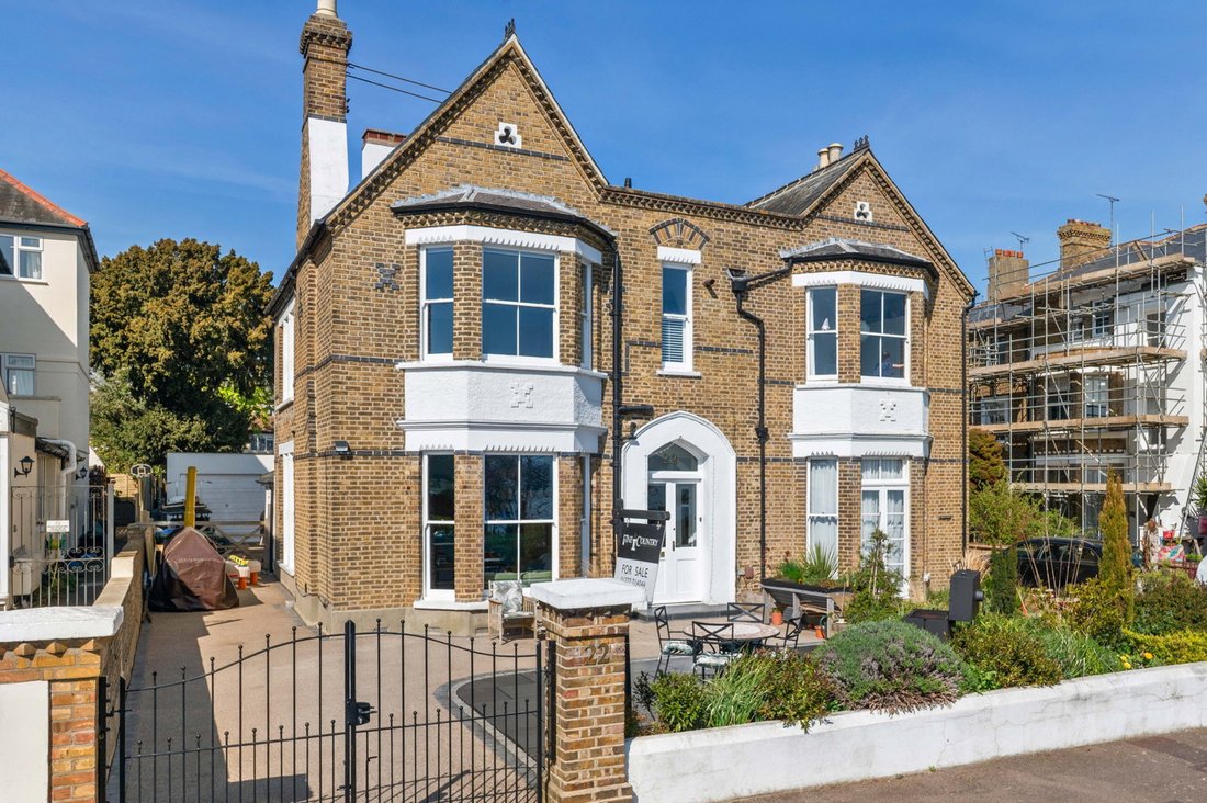 House in Southend-on-Sea, England 1 - 18488545