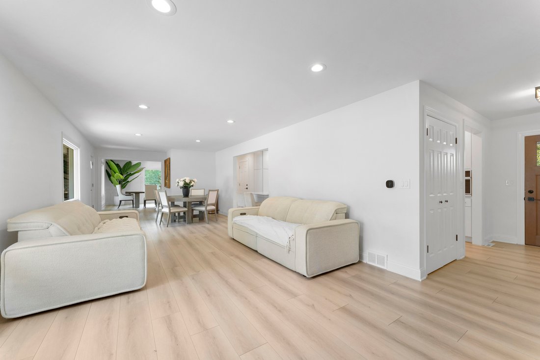 House in Mount Prospect, Illinois, United States 2 - 18488379