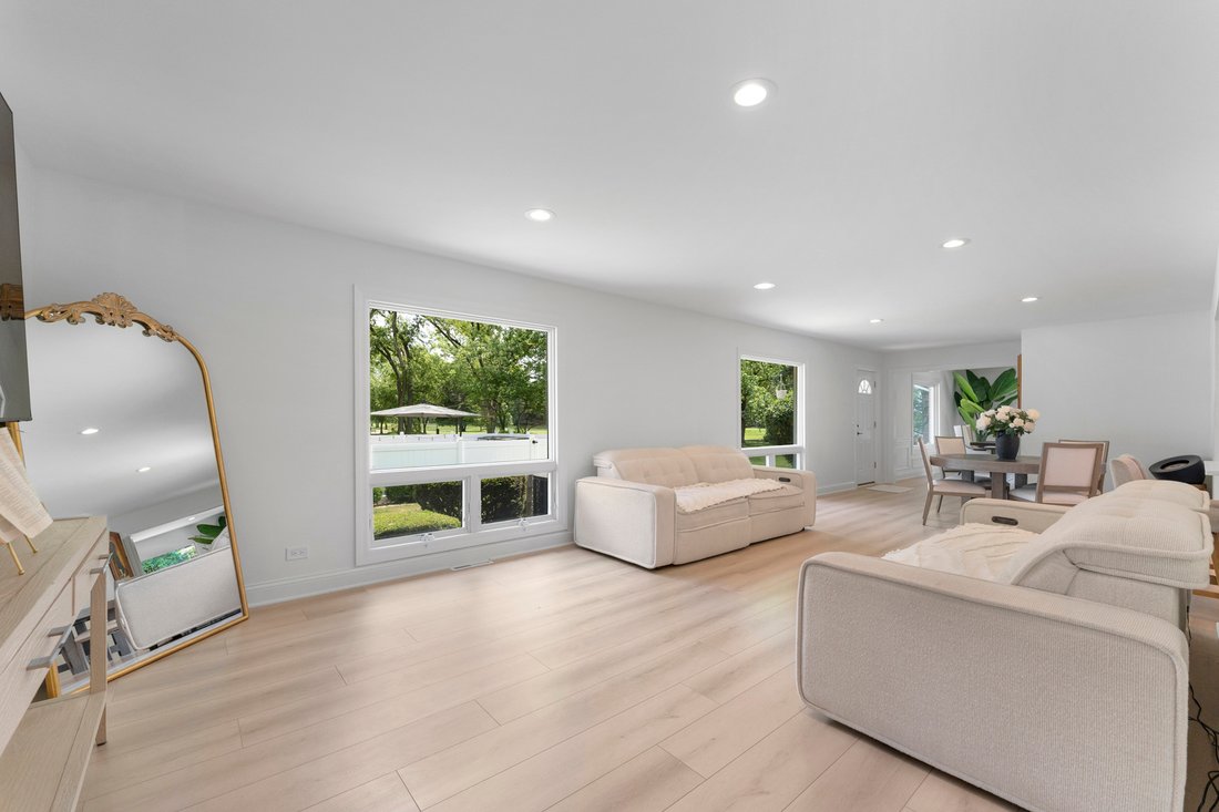 House in Mount Prospect, Illinois, United States 3 - 18488379