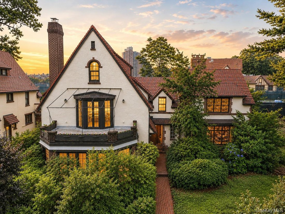 House in New York, New York, United States 1 - 18488320