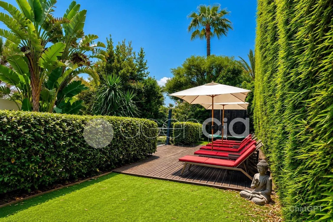 House in Cannes, Provence-Alpes-Côte d'Azur, France 2 - 18488469