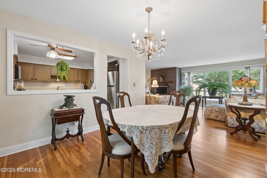 Freehold Township, New Jersey, United States 5 - 18387450